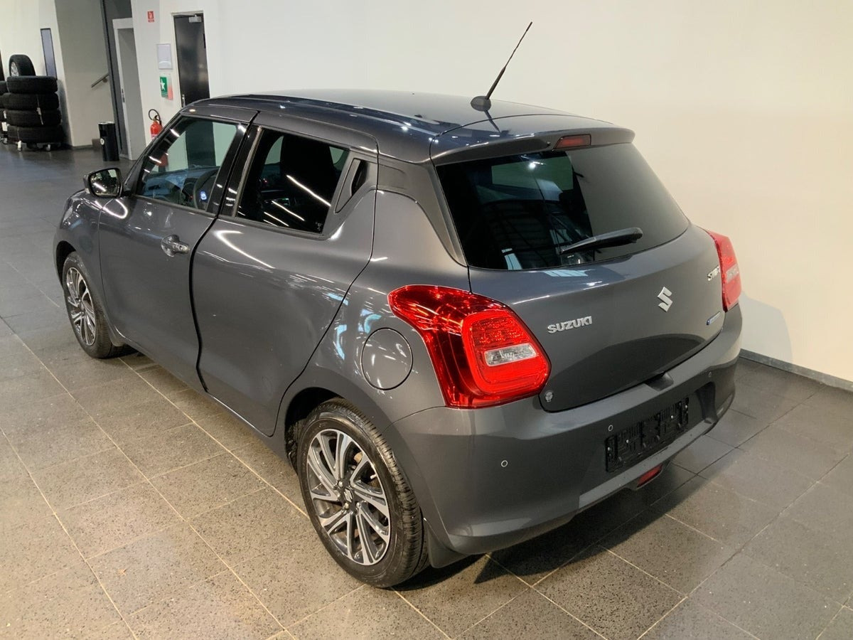 Grå Suzuki Swift fra 2020