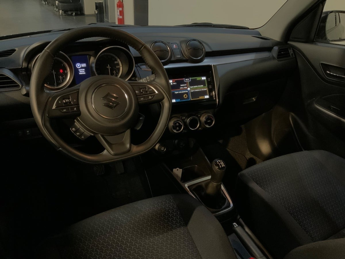 Grå Suzuki Swift fra 2020