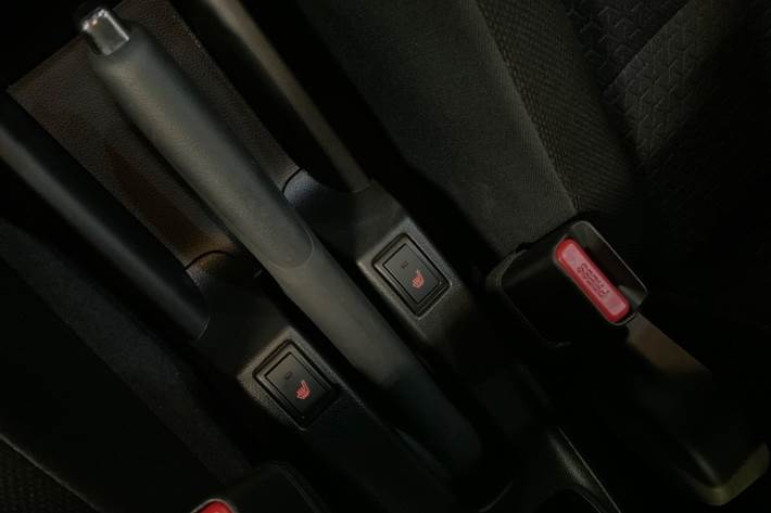 Grå Suzuki Swift fra 2020