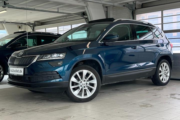 Blå Skoda Karoq fra 2019