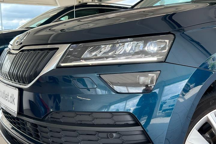 Blå Skoda Karoq fra 2019
