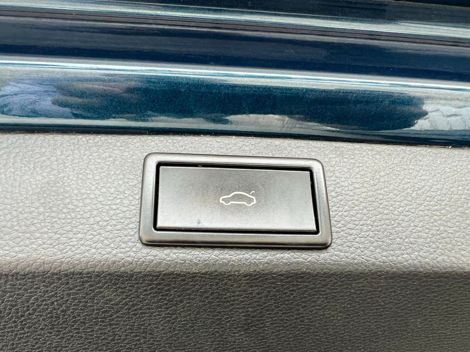 Blå Skoda Karoq fra 2019