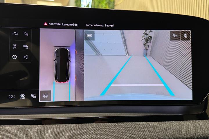 Hvid Audi Q6 e-tron fra 2025