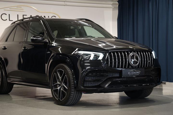 Sort Mercedes GLE53 fra 2020 set udefra