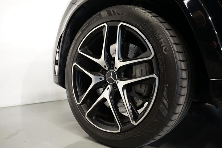Sort Mercedes GLE53 fra 2020