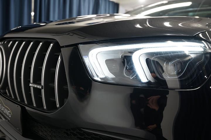 Sort Mercedes GLE53 fra 2020