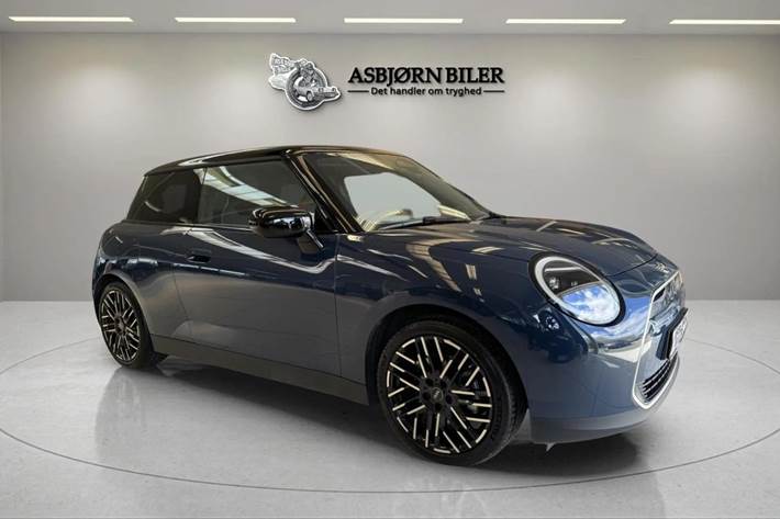 Blå Mini Cooper SE fra 2025