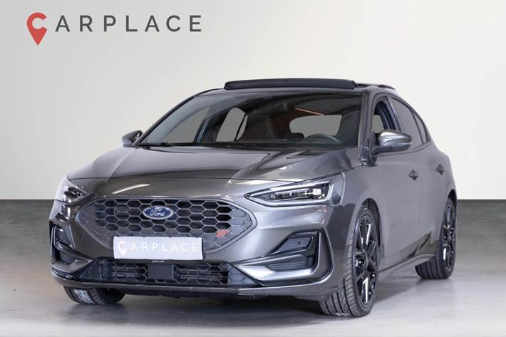 Grå Ford Focus fra 2022