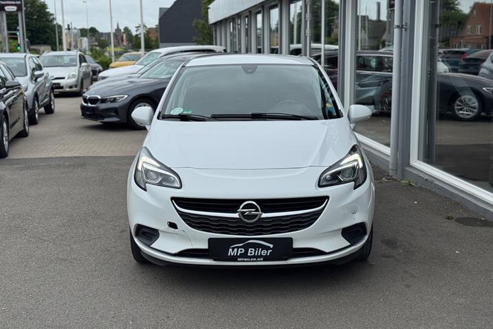 Hvid Opel Corsa fra 2017