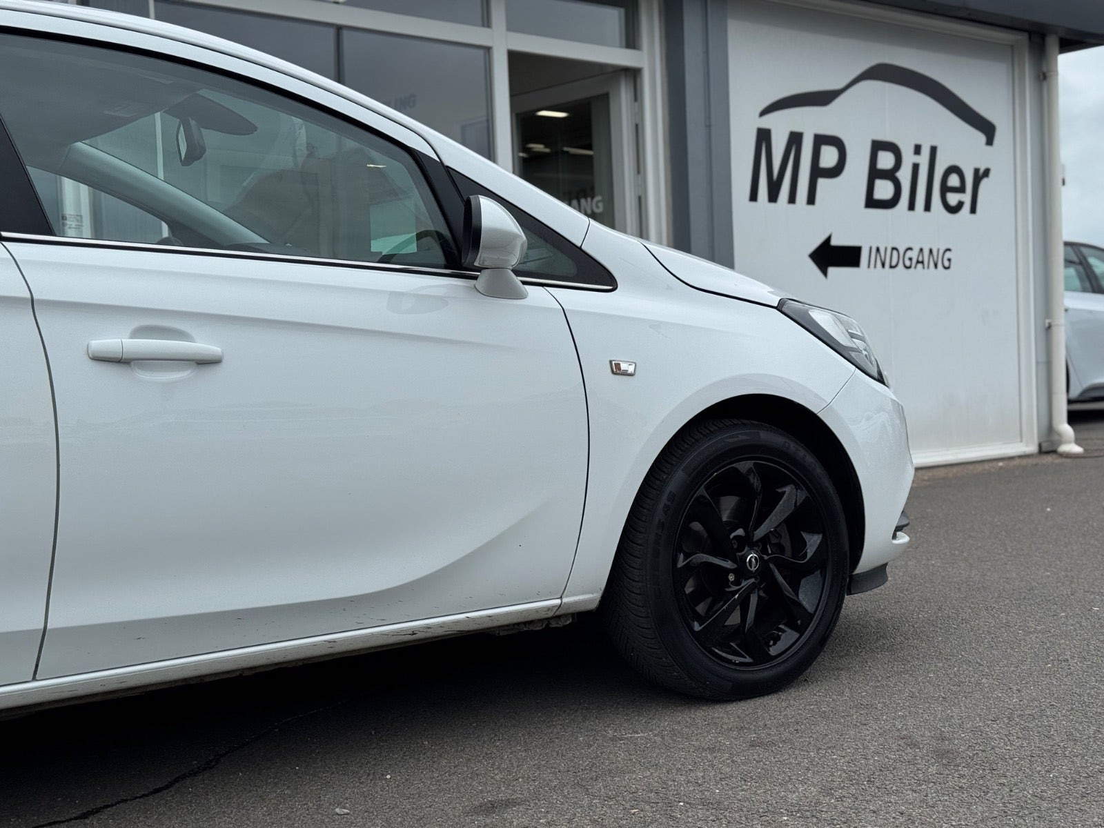Hvid Opel Corsa fra 2017