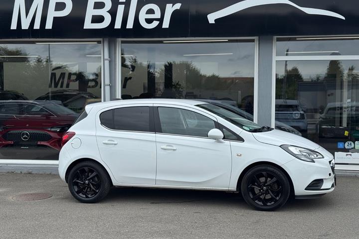 Hvid Opel Corsa fra 2017