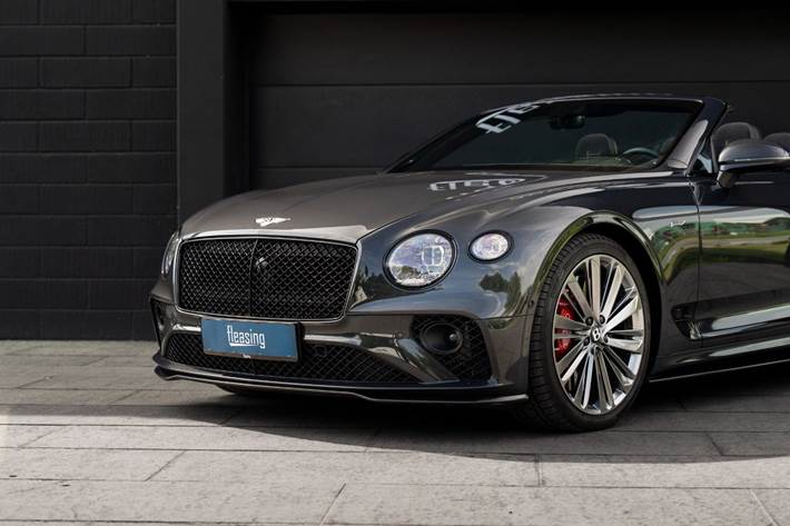 Grå Bentley Continental GT fra 2021