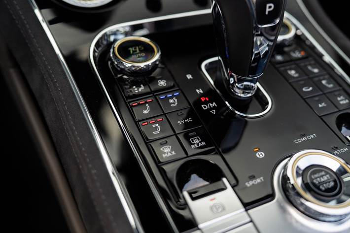 Grå Bentley Continental GT fra 2021