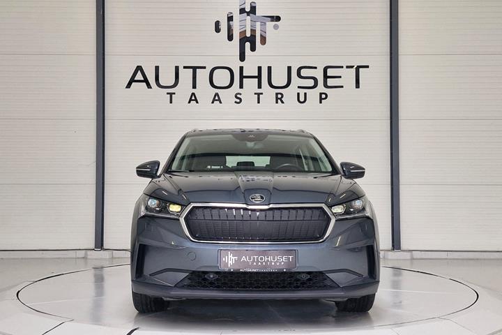 Grå Skoda Enyaq fra 2021