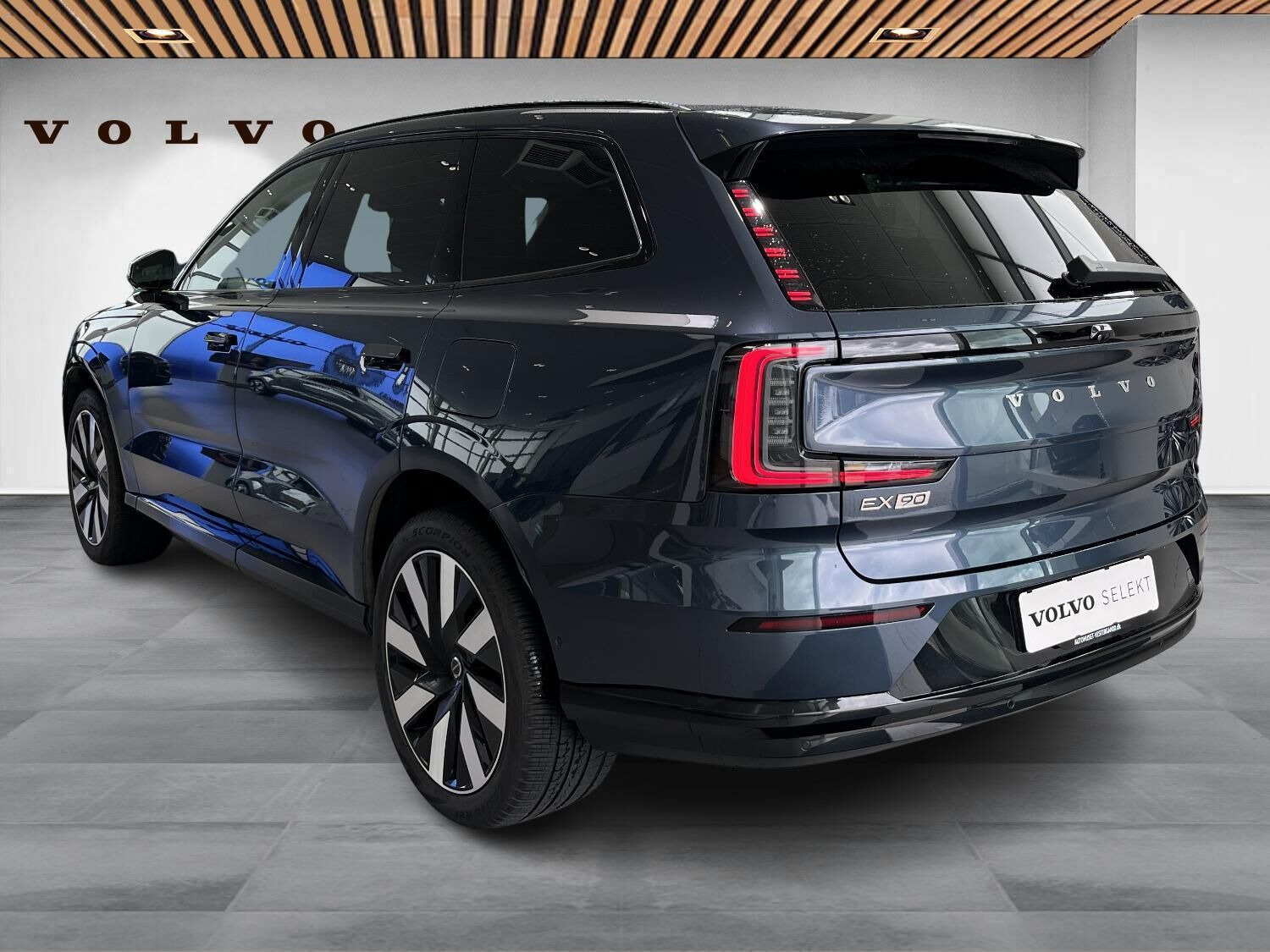 Blå Volvo EX90 fra 2025