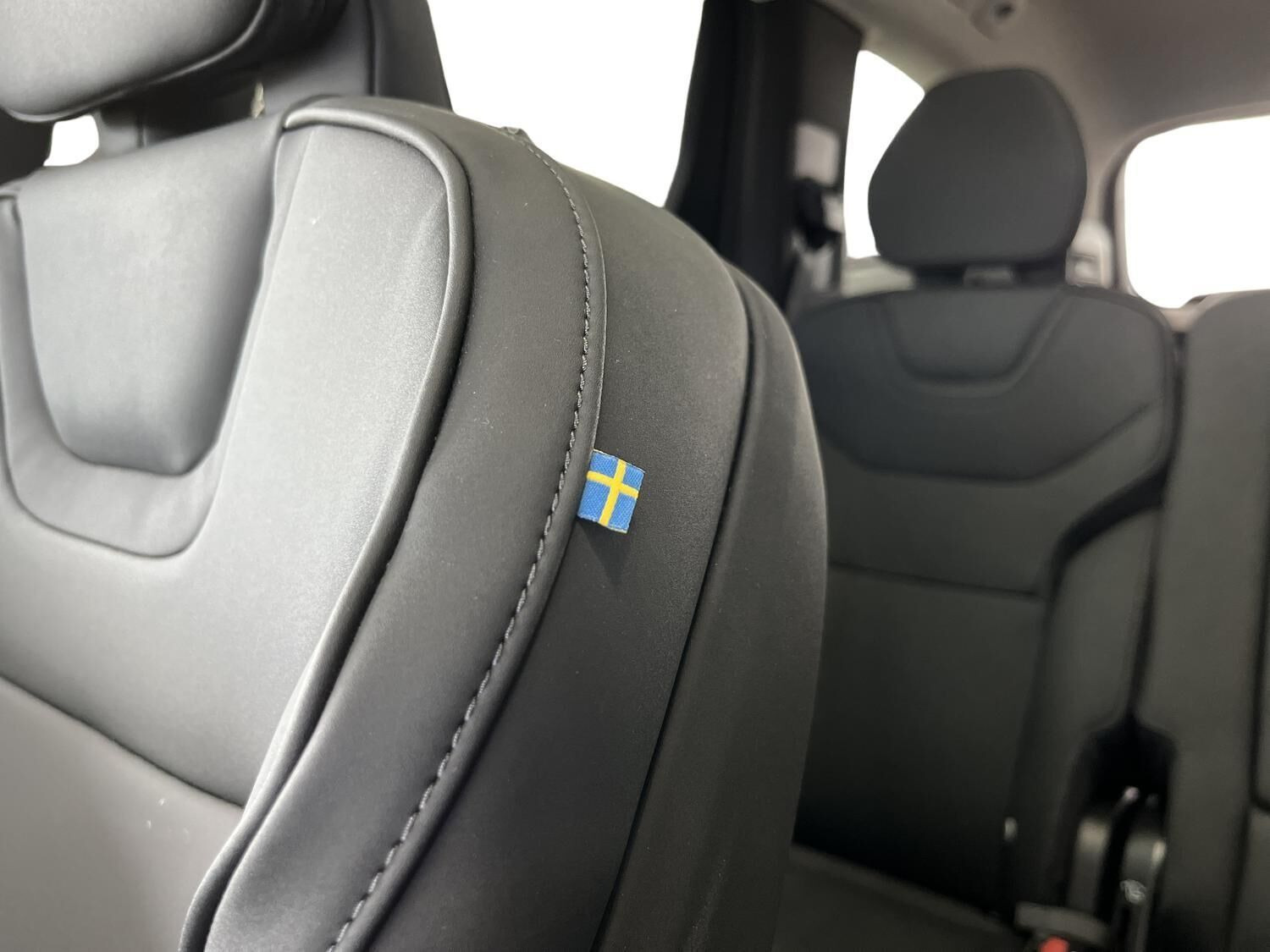 Blå Volvo EX90 fra 2025