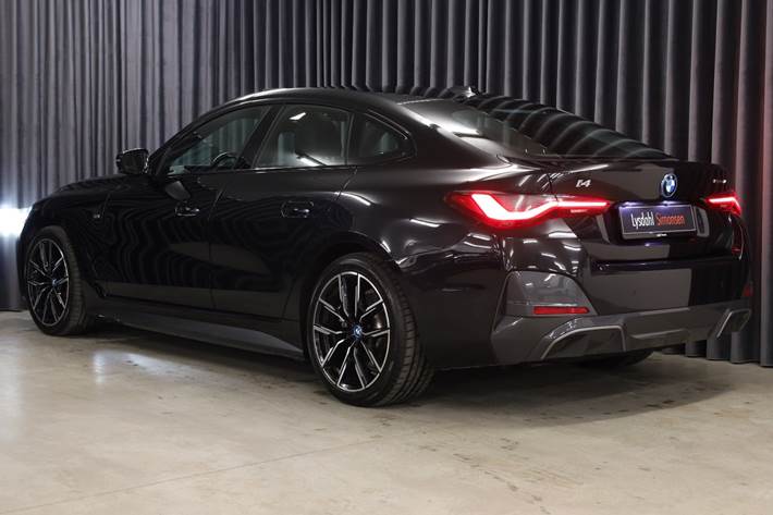 Sort BMW i4 fra 2024