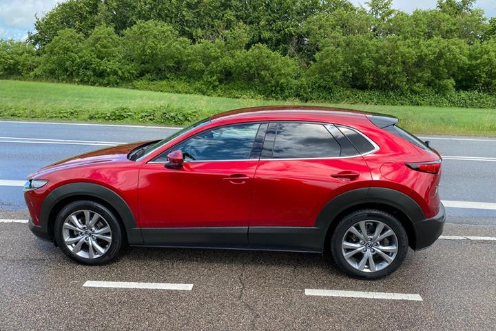 Rød Mazda CX-30 fra 2020