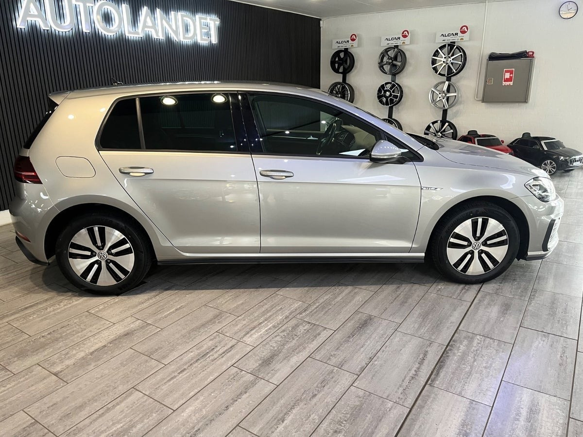 Sølv VW Golf VII fra 2018