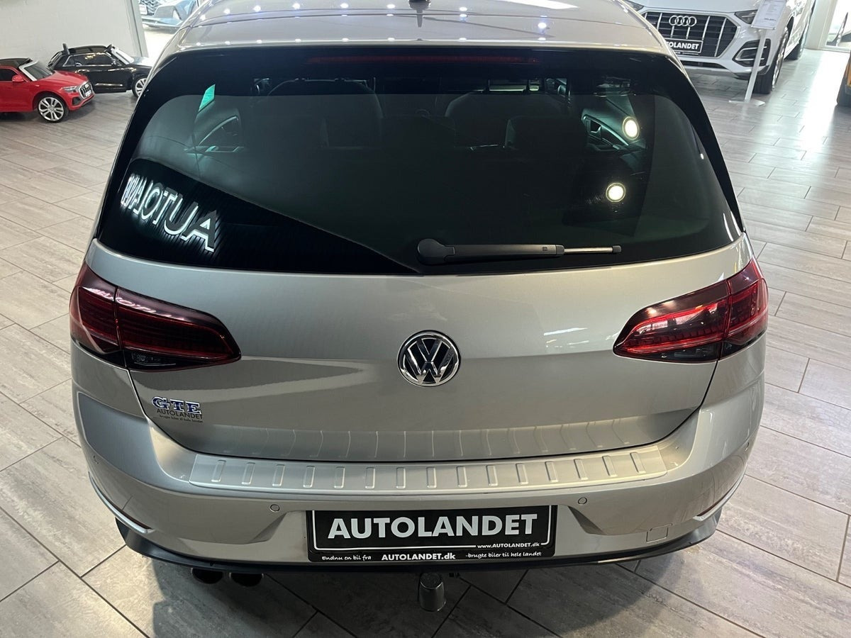 Sølv VW Golf VII fra 2018