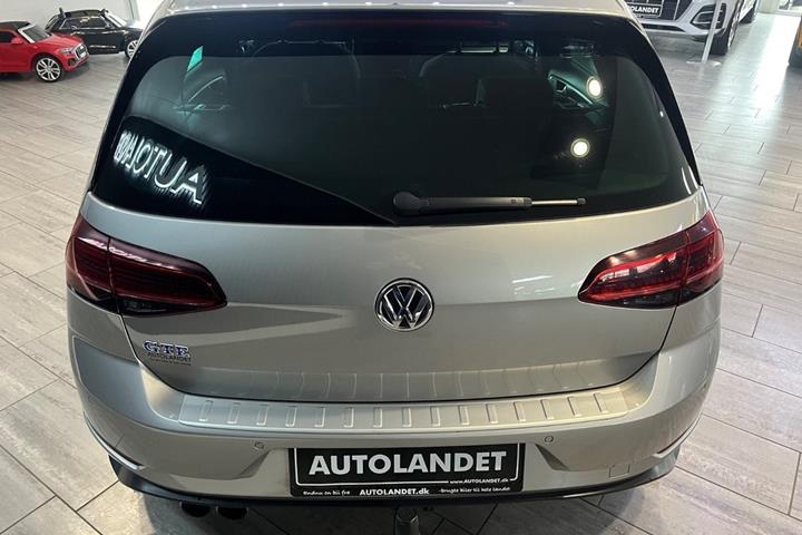 Sølv VW Golf VII fra 2018