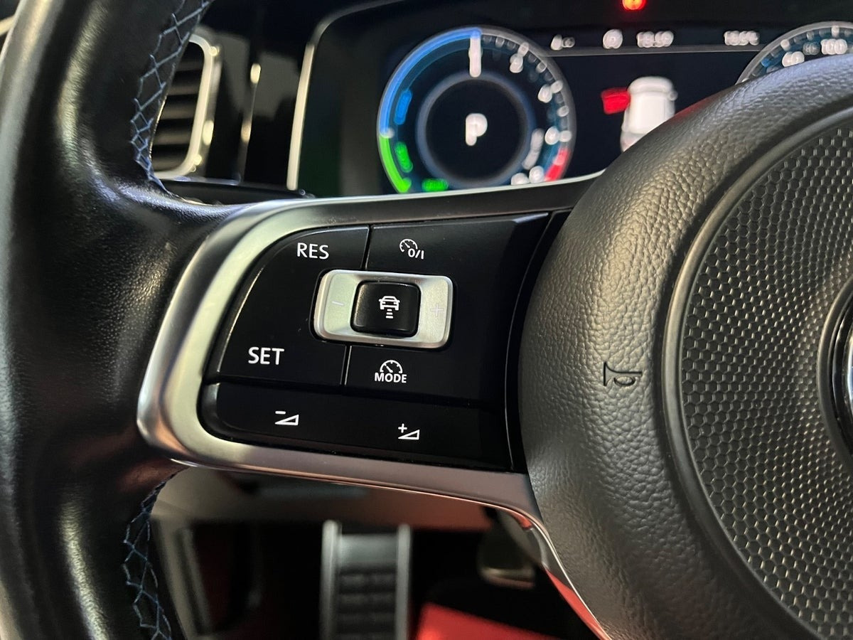 Sølv VW Golf VII fra 2018