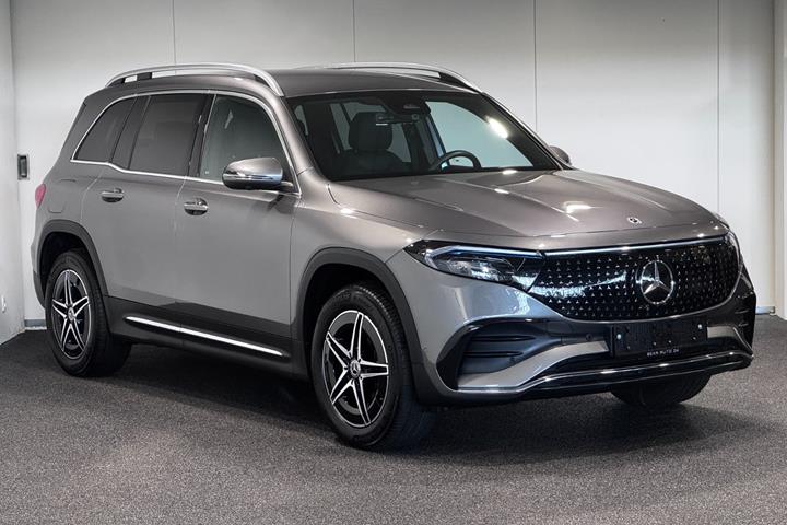 Grå Mercedes EQB250+ fra 2025