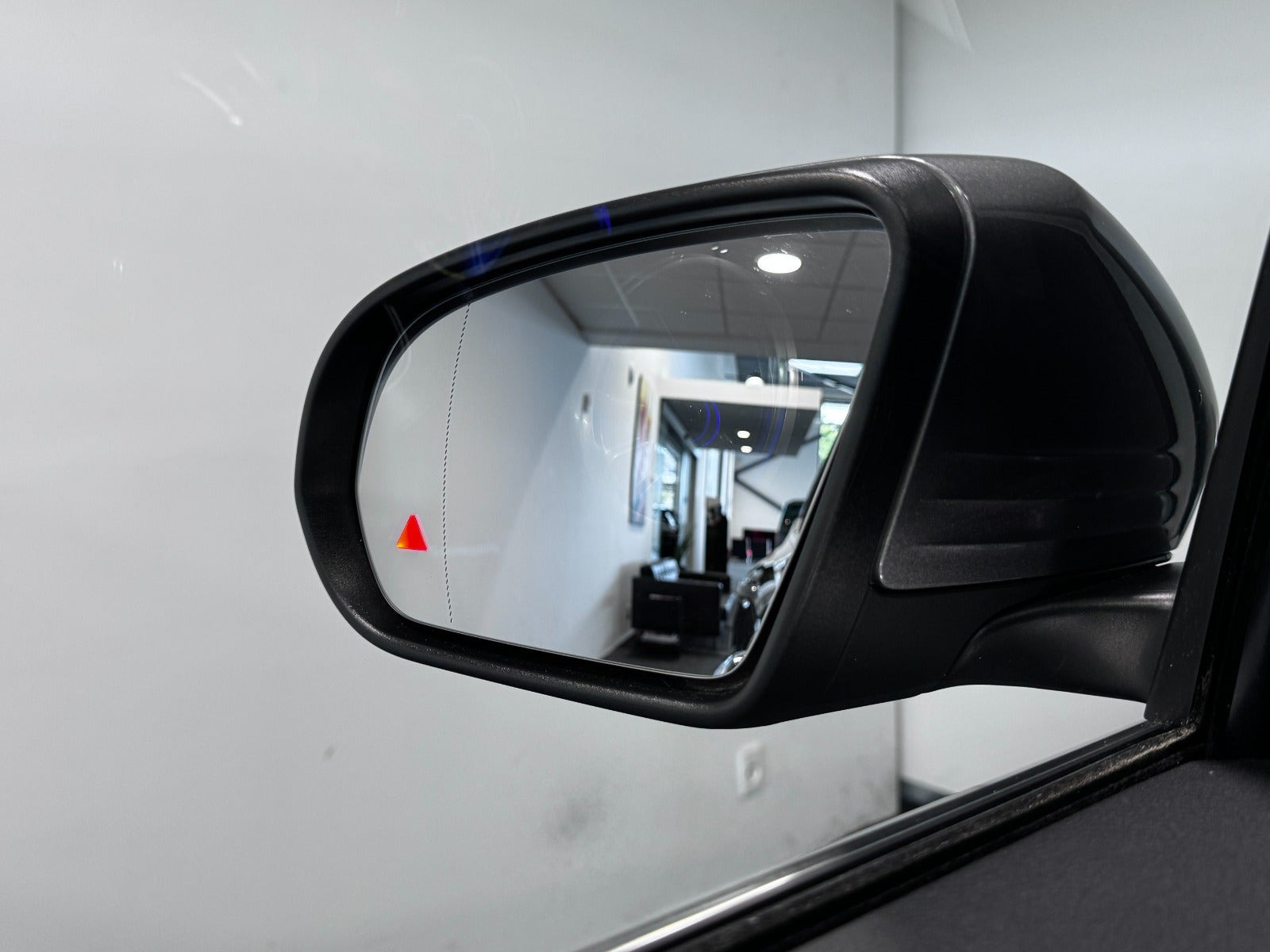 Grå Mercedes EQB250+ fra 2025