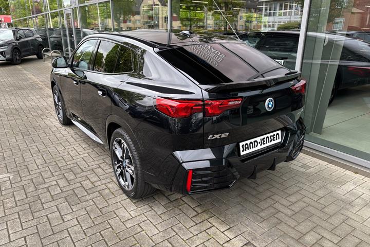 Sort BMW iX2 fra 2025