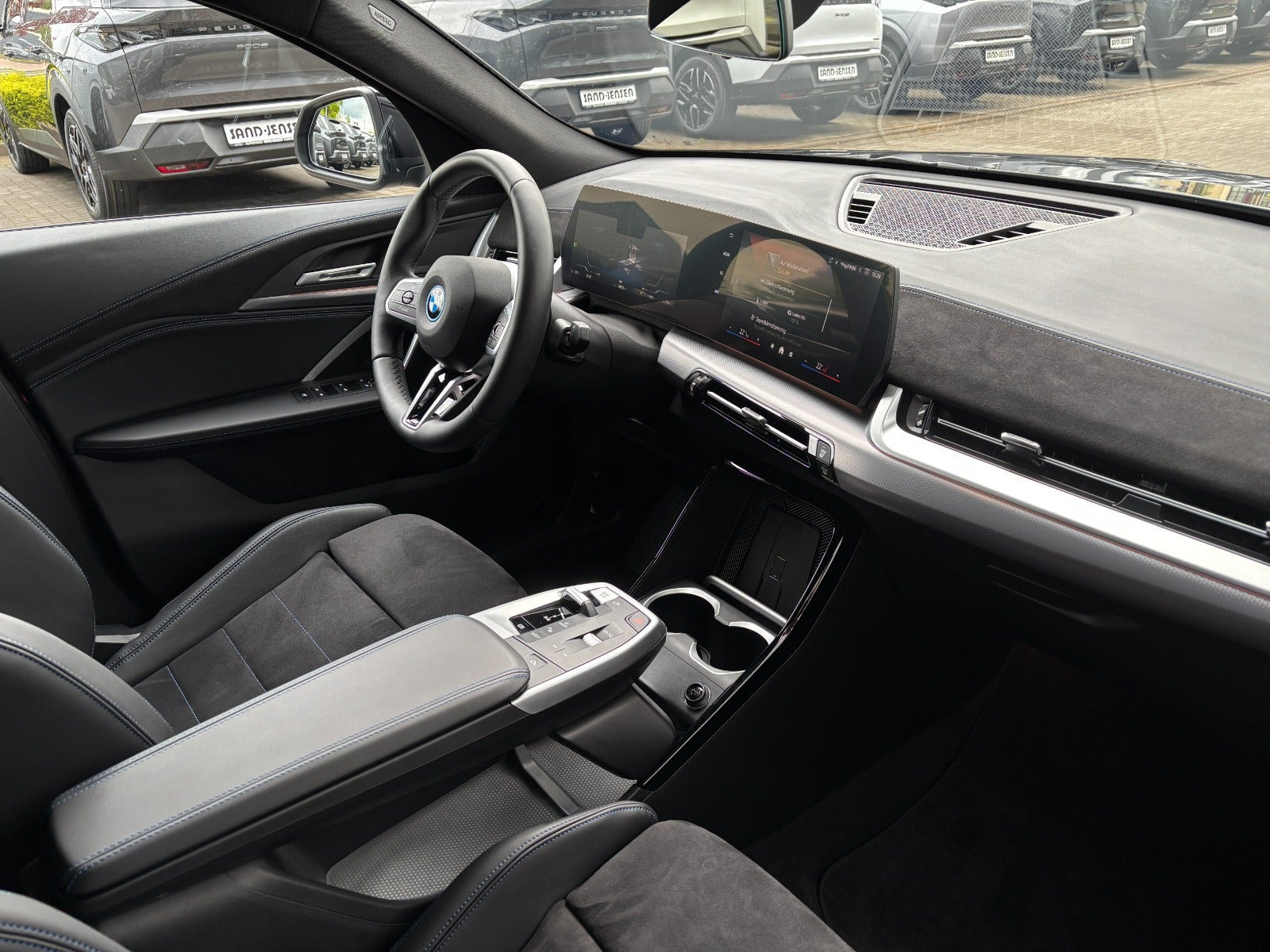 Sort BMW iX2 fra 2025