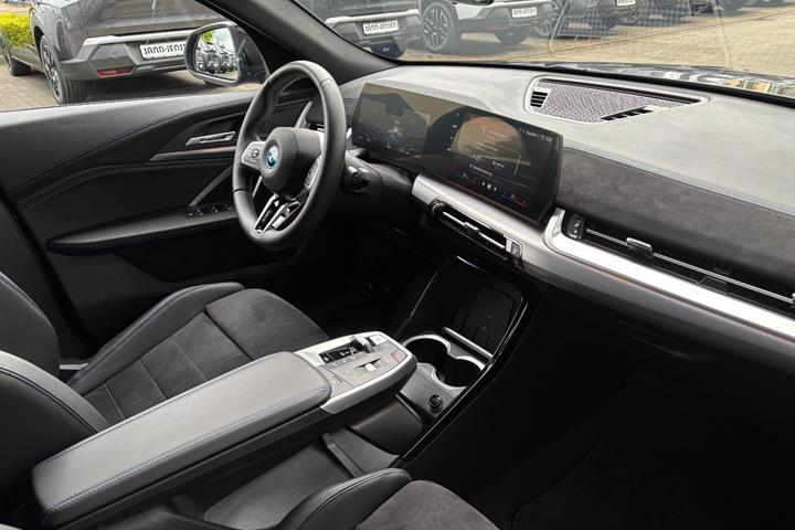 Sort BMW iX2 fra 2025