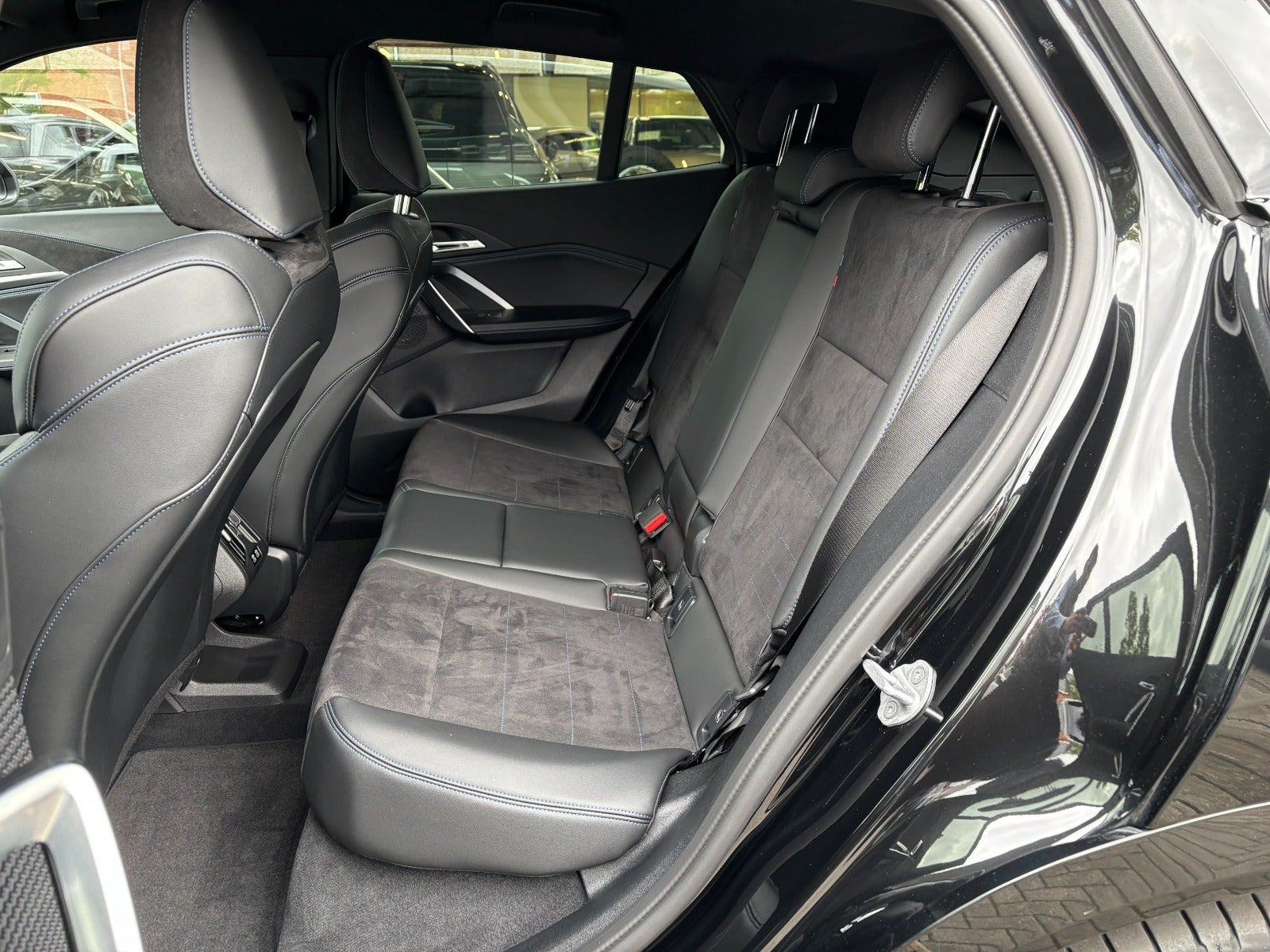 Sort BMW iX2 fra 2025