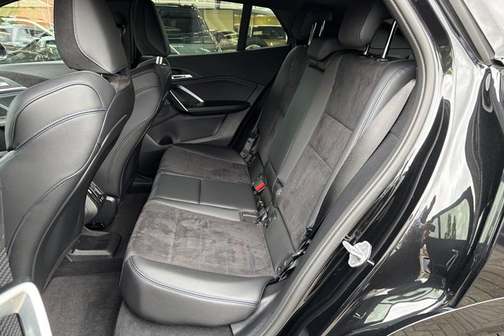 Sort BMW iX2 fra 2025