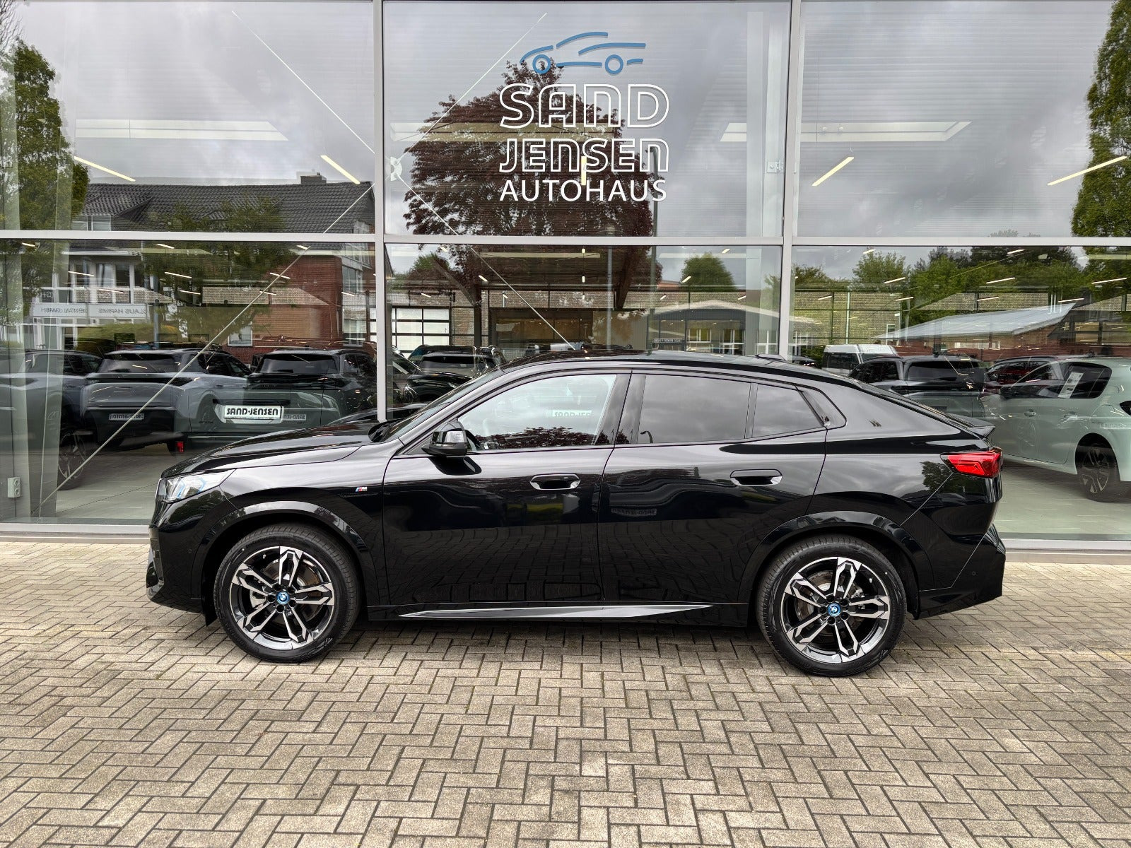 Sort BMW iX2 fra 2025