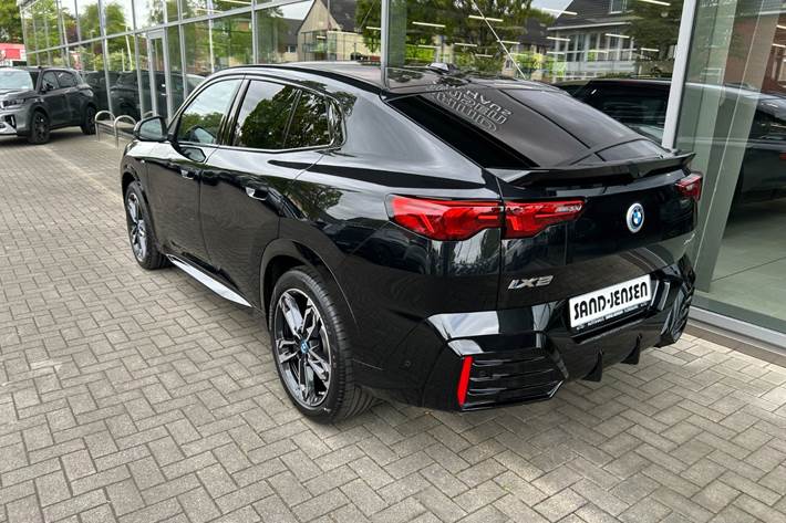 Sort BMW iX2 fra 2025