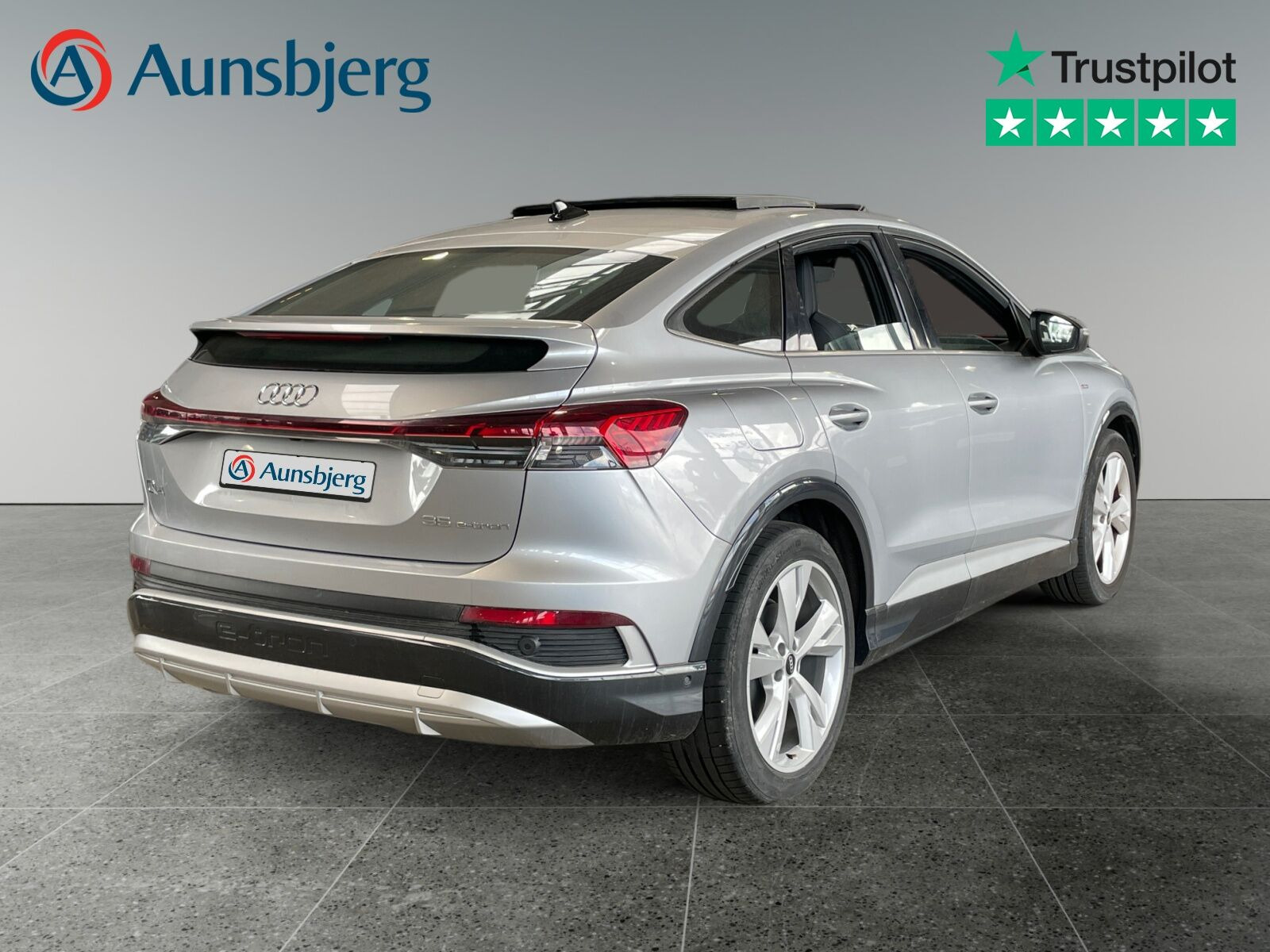Sølv Audi Q4 e-tron fra 2022