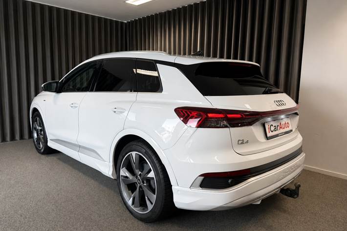 Hvid Audi Q4 e-tron fra 2023