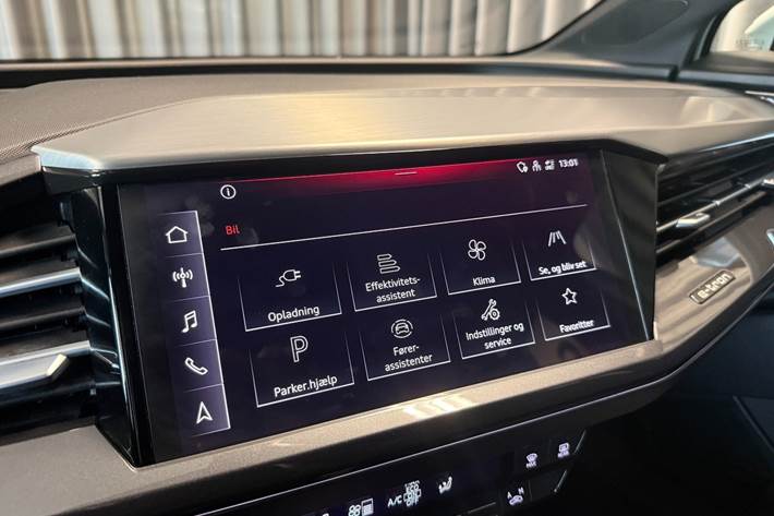 Hvid Audi Q4 e-tron fra 2023