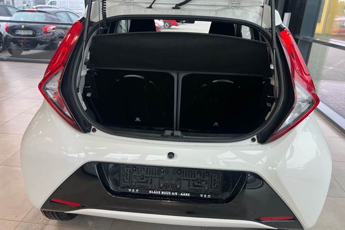 Hvid Toyota Aygo fra 2020