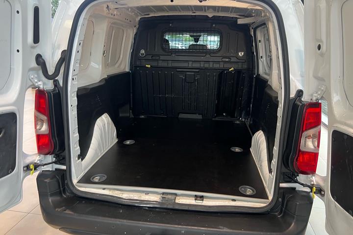 Hvid Citroën Berlingo fra 2021