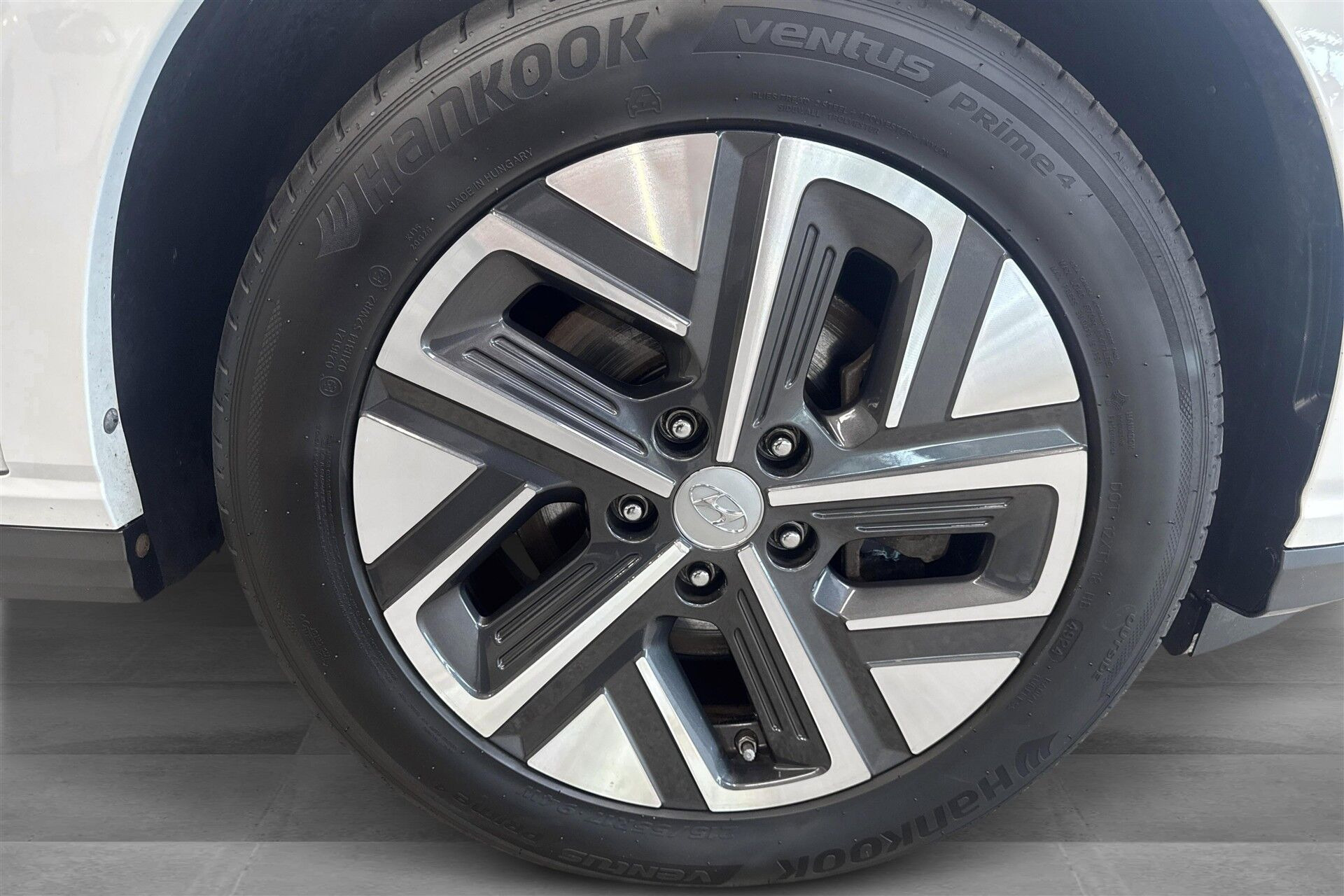 Hvid Hyundai Kona fra 2021