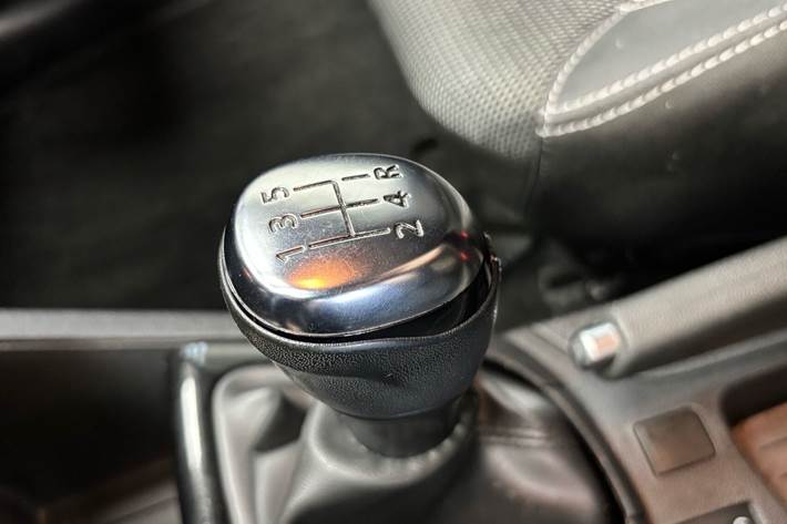 Sort Renault Clio fra 2016