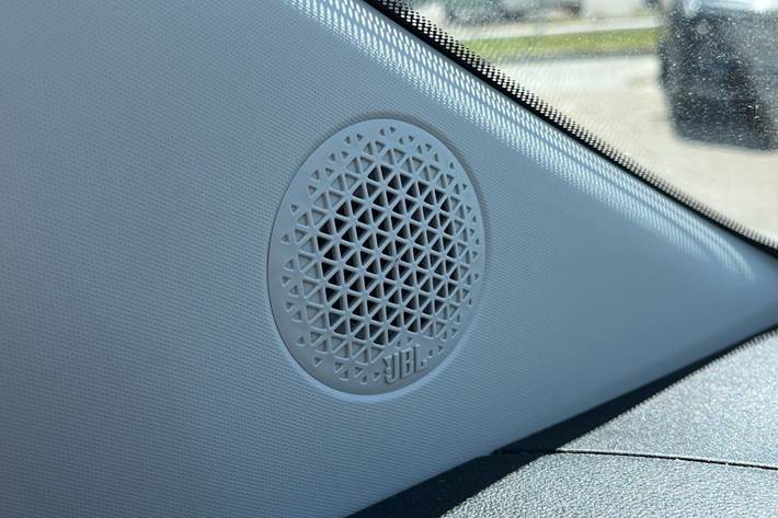 Hvid Fiat 500e fra 2023