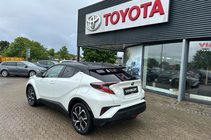 Hvid Toyota C-HR fra 2019
