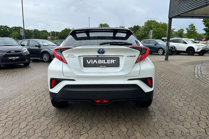 Hvid Toyota C-HR fra 2019