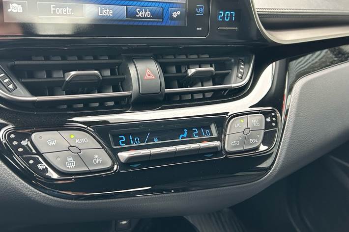 Hvid Toyota C-HR fra 2019