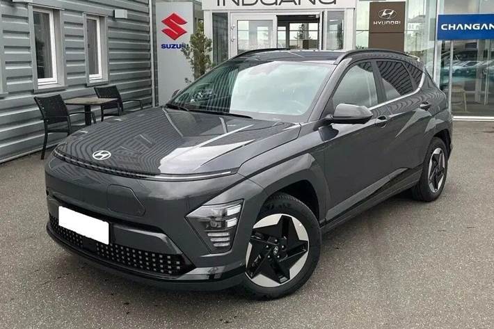 Grå Hyundai Kona fra 2024