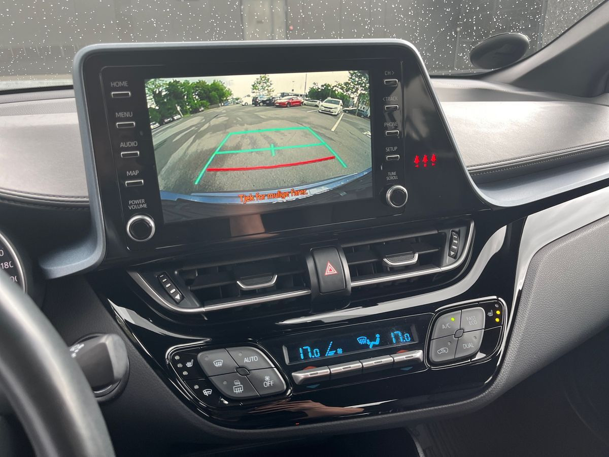 Grå Toyota C-HR fra 2020