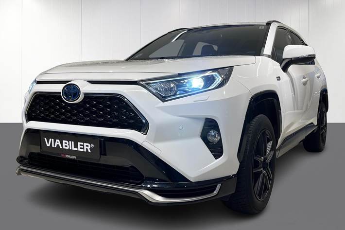 Hvid Toyota RAV4 Plug-in fra 2021