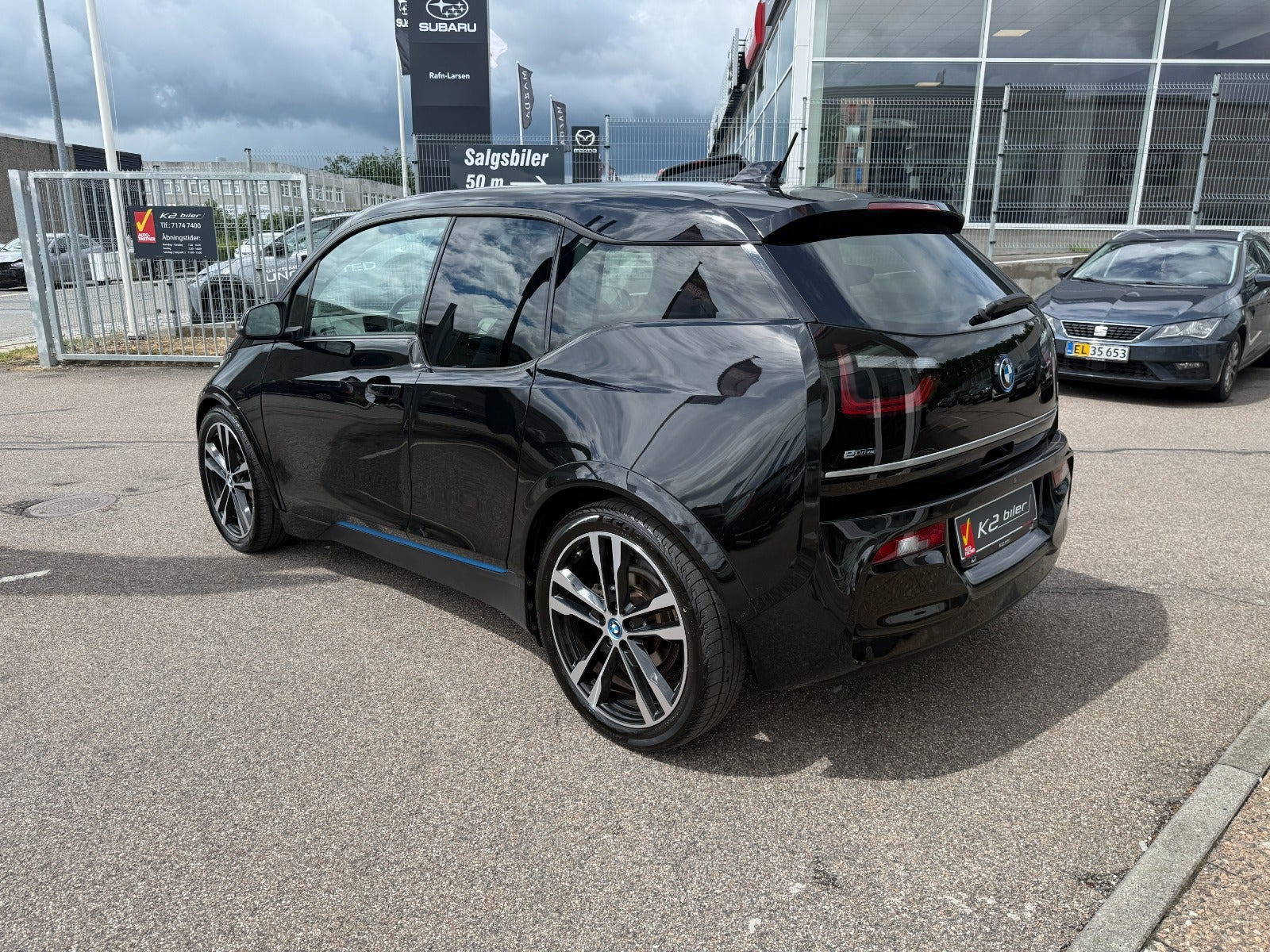Sort BMW i3s fra 2018 set udefra